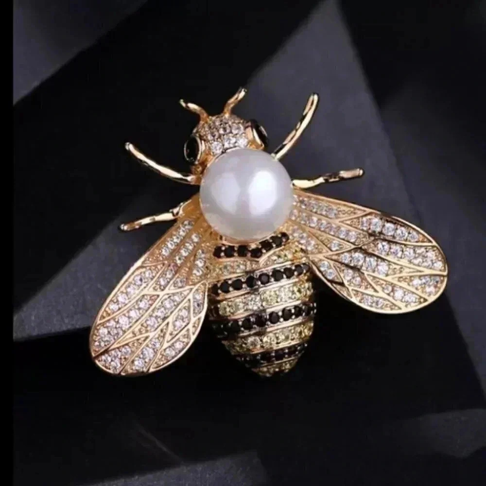 Honey Bee rhinestones gold Brooch